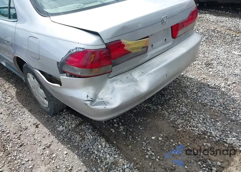 2002 Honda Accord 2.3 Lx z USA, uszkodzony, nr VIN 1HGCG55462A092196